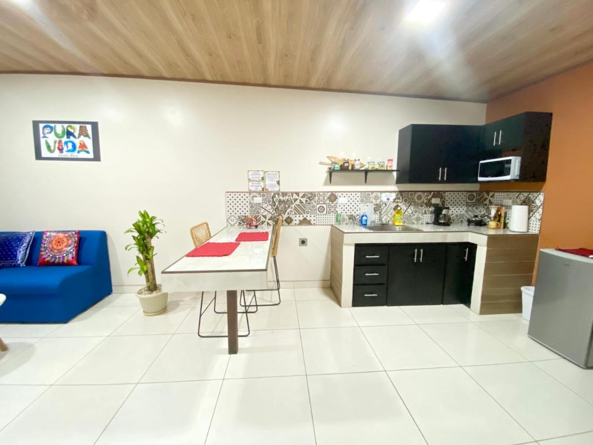 Pura Vida Apartment. 5 Min From Airport Alajuela Esterno foto