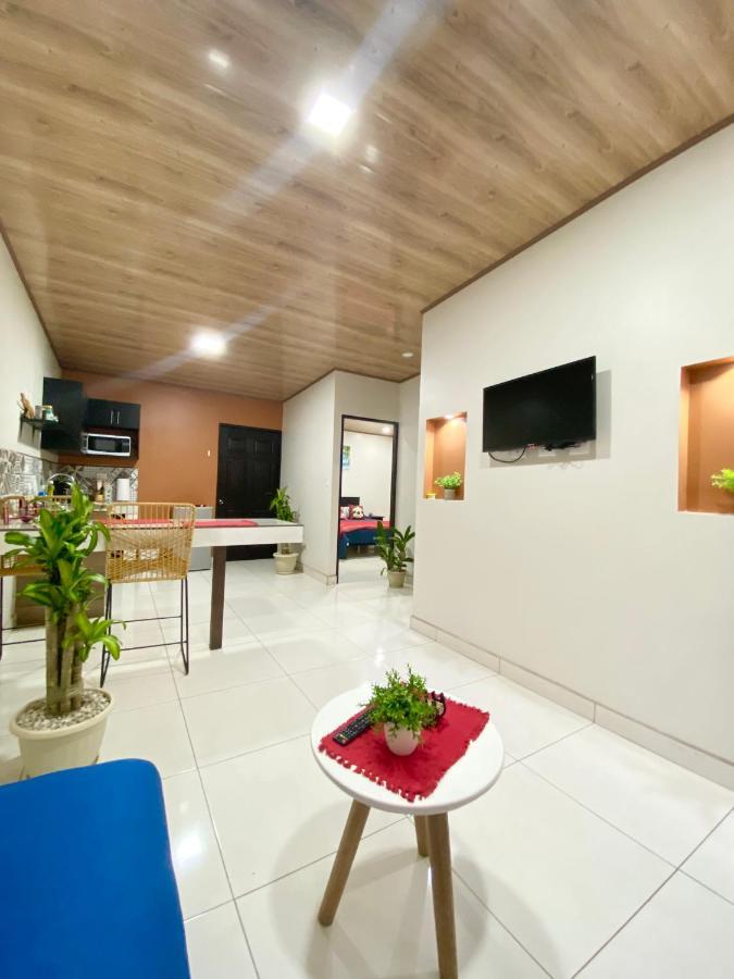 Pura Vida Apartment. 5 Min From Airport Alajuela Esterno foto