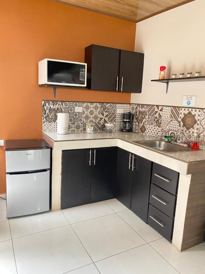 Pura Vida Apartment. 5 Min From Airport Alajuela Esterno foto