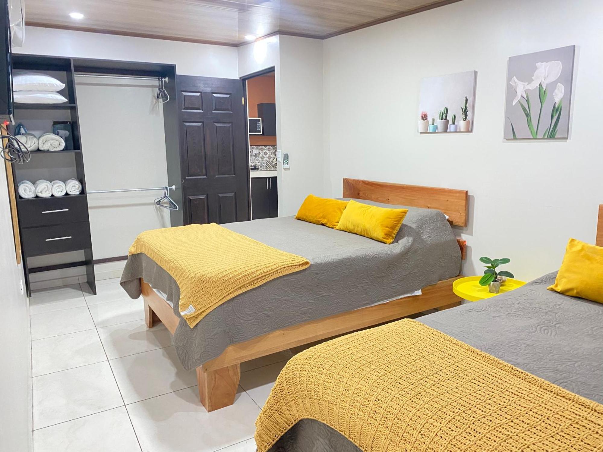 Pura Vida Apartment. 5 Min From Airport Alajuela Esterno foto